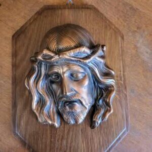 Beautiful Vintage 3D Wall Plaque of Jesus wearing Crown of Thorns